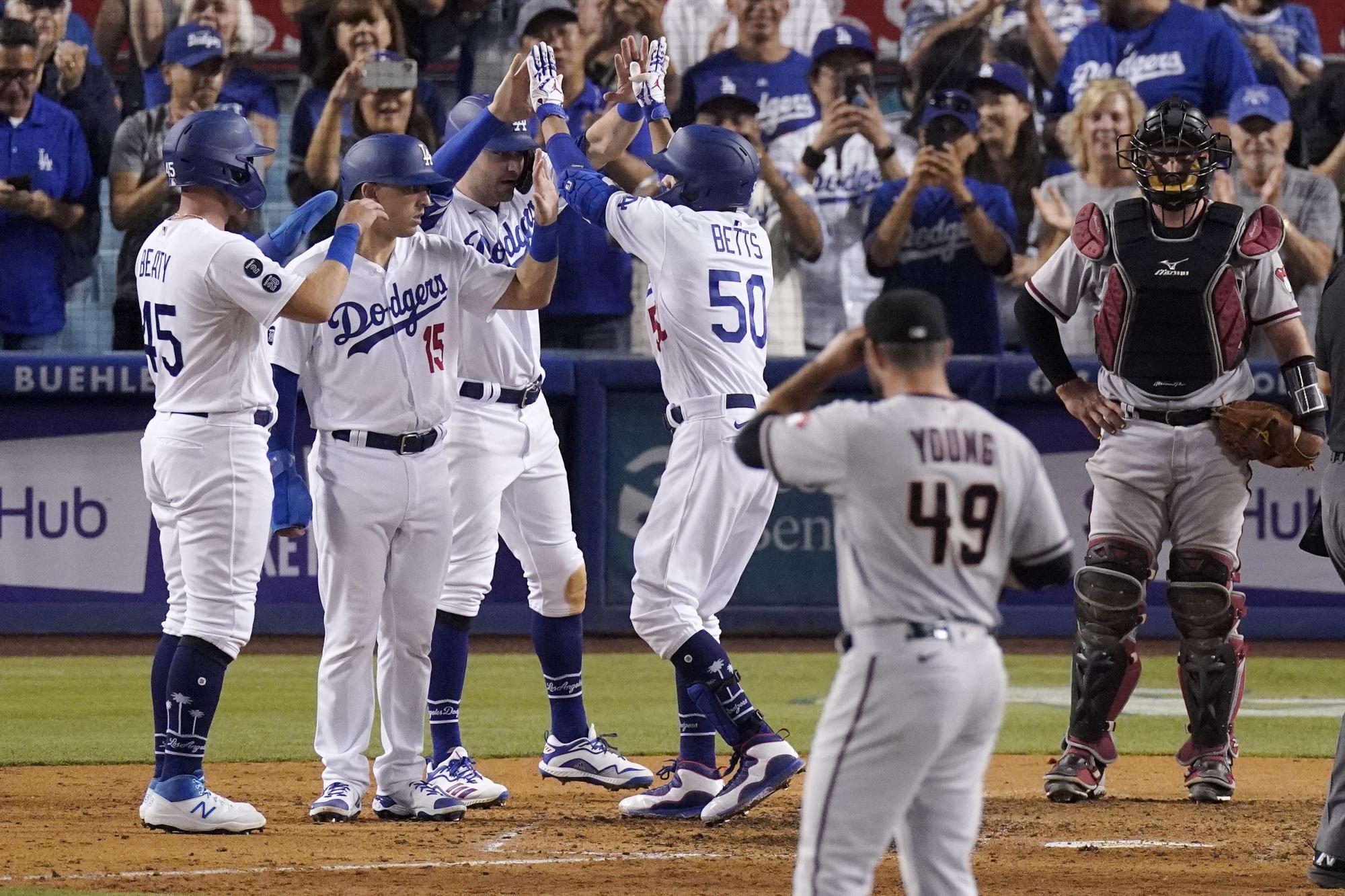 Dodgers equalize home run record, crushing Arizona