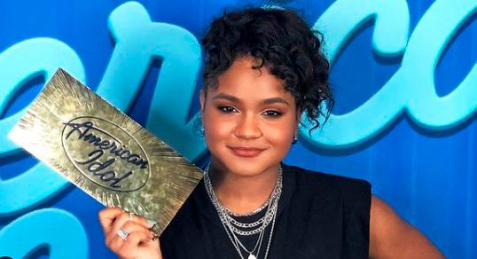 You’re going to Hollywood!  Dominican Amanda Mena arrives on American Idol
