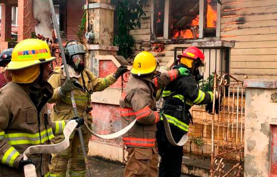 $!Mujer muere carbonizada al incendiarse vivienda en Puerto Plata