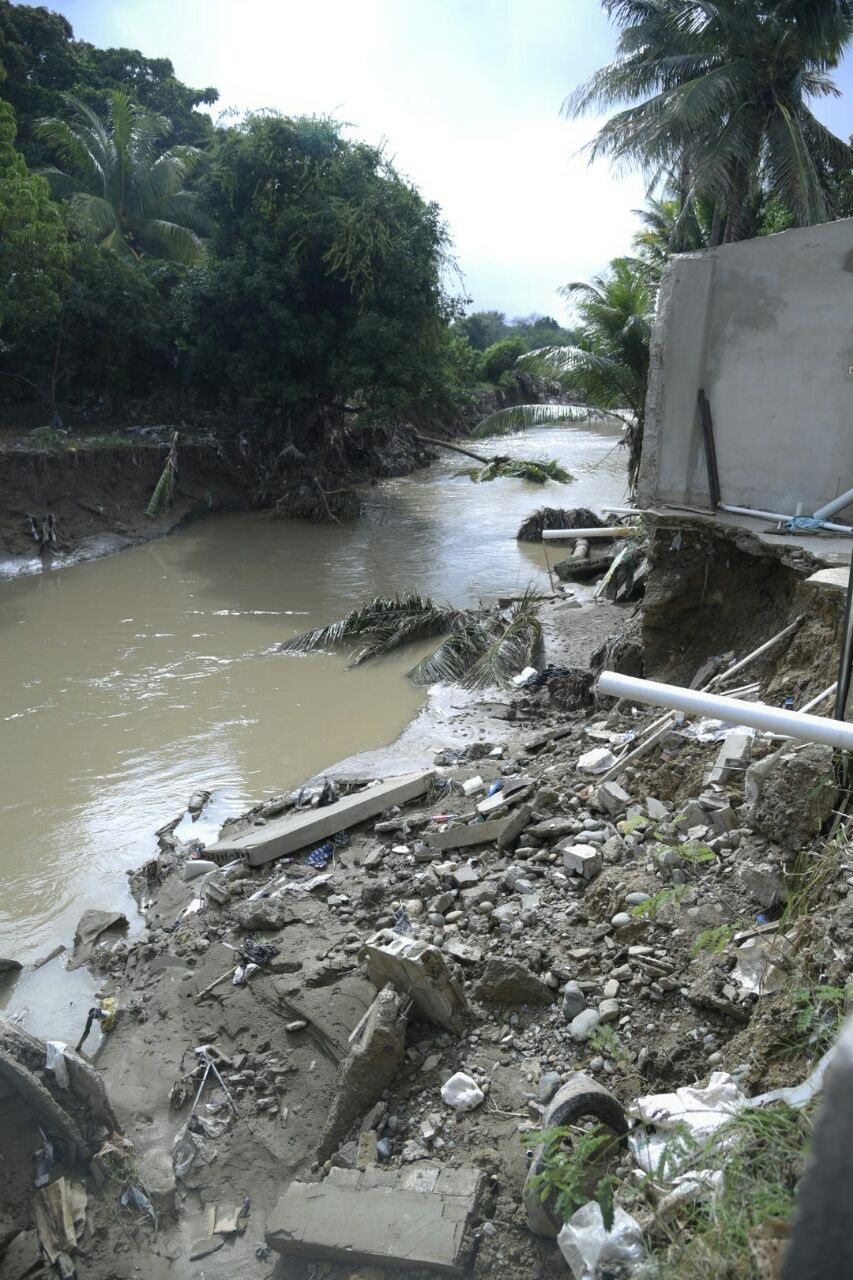 En el barrio Duarte, en la comunidad de Cienfuegos, en Santiago, 57 viviendas resultaron destruidas por las crecidas de los ríos Jacagua y Gurabo.