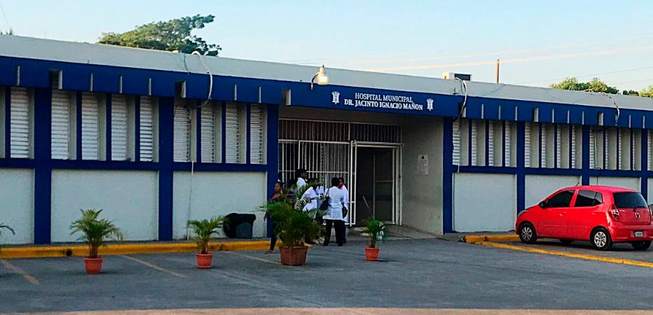 Al hospital Jacinto Mañón de Los Girasoles llevaron tres personas, una llegó con convulsiones, y otras dos ya muertas.