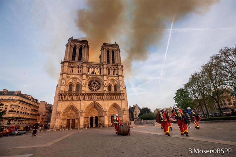 Dueños de Louis Vuitton donan 200 millones de euros para la reconstrucción de Notre Dame