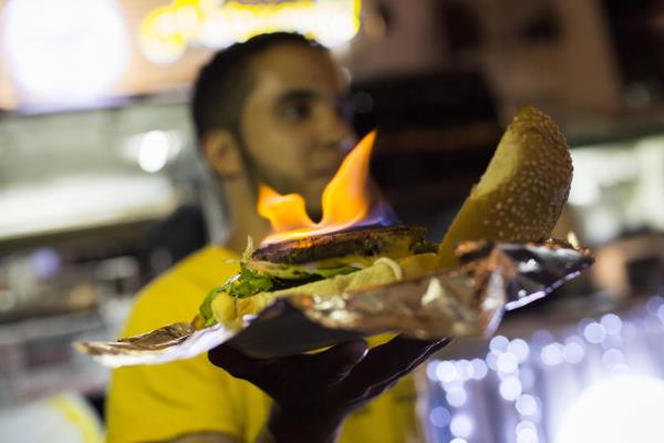 La alcaldía busca actualizarse para apoyar el auge de los “food trucks”
