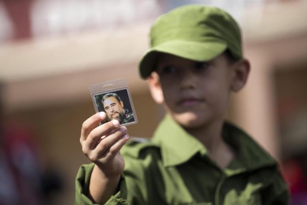 Cenizas de Fidel Castro llegan a Santiago, su último destino
