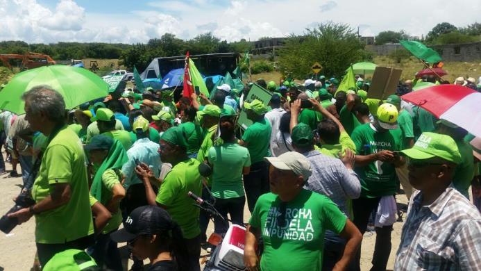 El movimiento Marcha Verde recorrió varios en caravana los principales sectores de Baní y se trasladó hasta la zona de Punta Catalina.