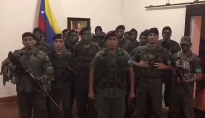 Militares declarados en rebeldía en vídeo que circula en redes sociales. 