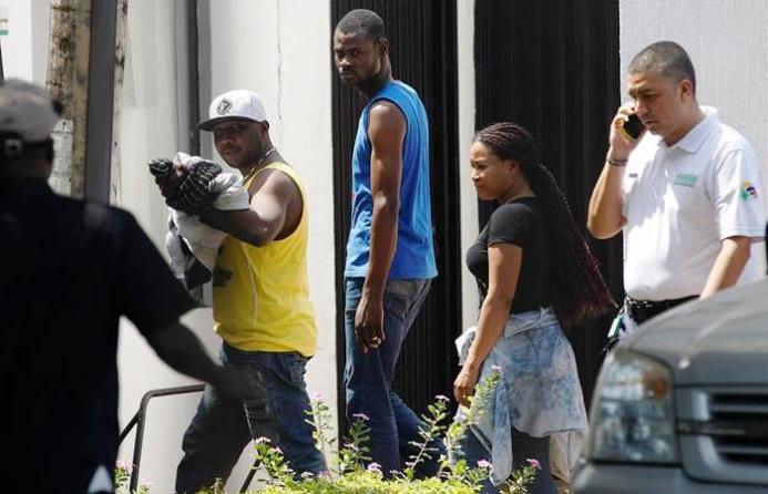 Haitianos detenidos en Colombia, procedentes de Brasil.
