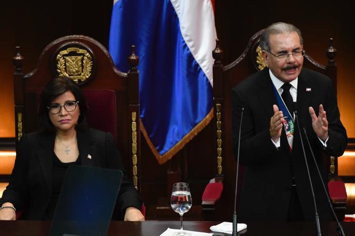 El presidente Danilo Medina, junto a la vicepresidenta Margarita Cedeño de Fernández. 