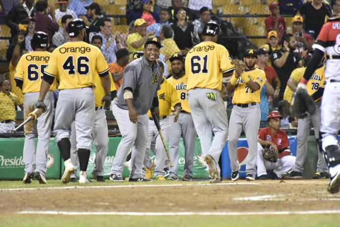 Las Águilas Cibaeñas luchan un puesto para la clasificación en el béisbol otoño/invernal de la República Dominicana.