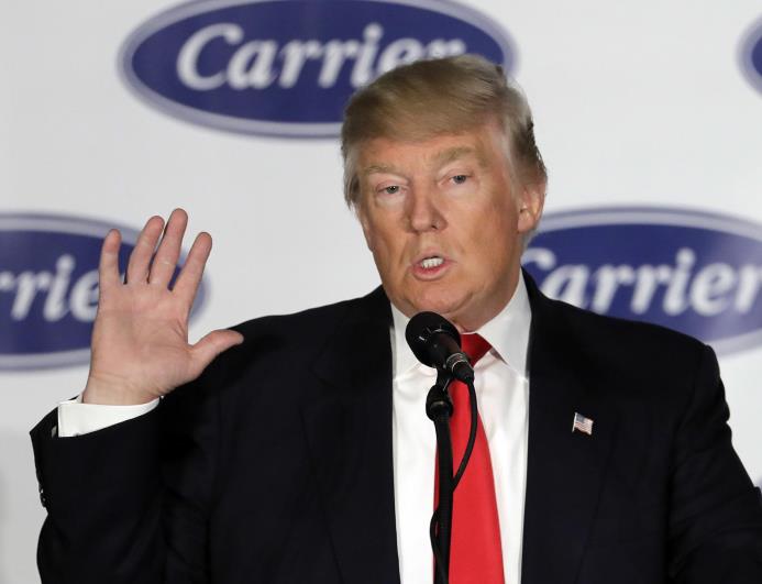 El presidente electo Donald Trump aparece en las instalaciones de la compañía Carrier Corp, el jueves 1 de diciembre de 2016, en Indianápolis, Indiana. 