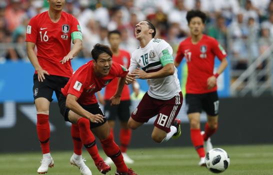 México gana 2-1 a Corea del Sur y se acerca a los octavos