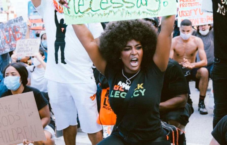 Amara La Negra se une a protesta contra el asesinato de George Floyd en Estados Unidos