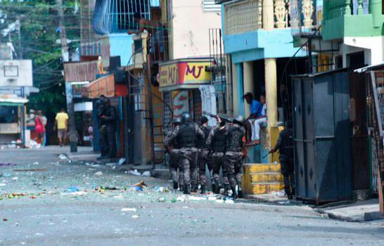 Capotillo vuelve a ser escenario de tiroteos entre policías y residentes 
