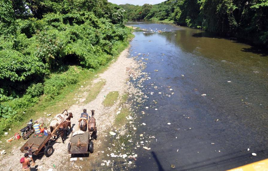 Extracción de materiales afecta al río Camú en La Vega