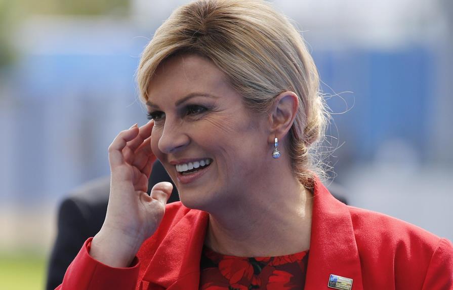 Presidenta croata festeja pase a final en cumbre OTAN
