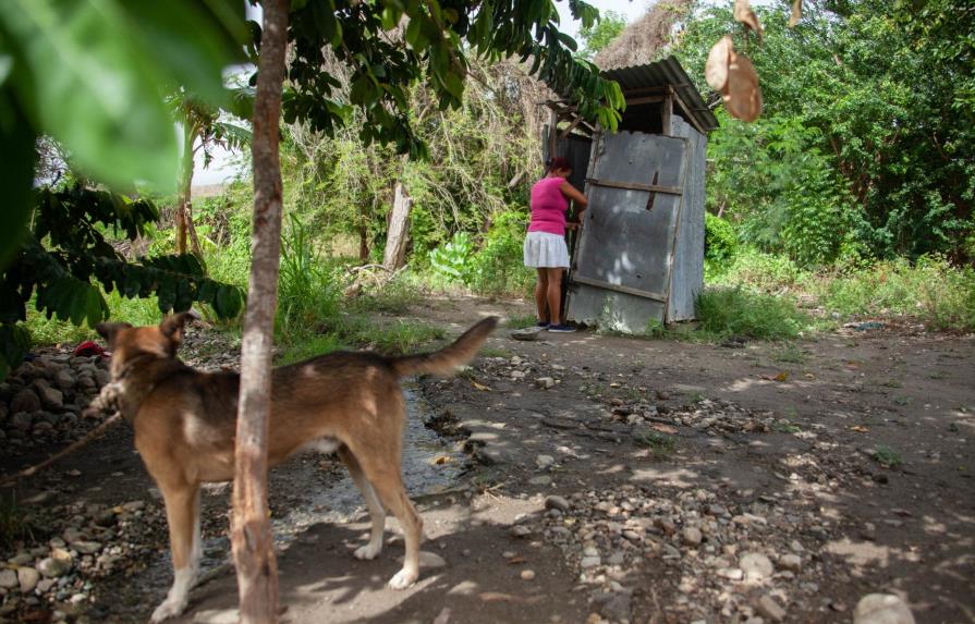 La economía dominicana crece pero hay mucha gente que todavía defeca en letrinas