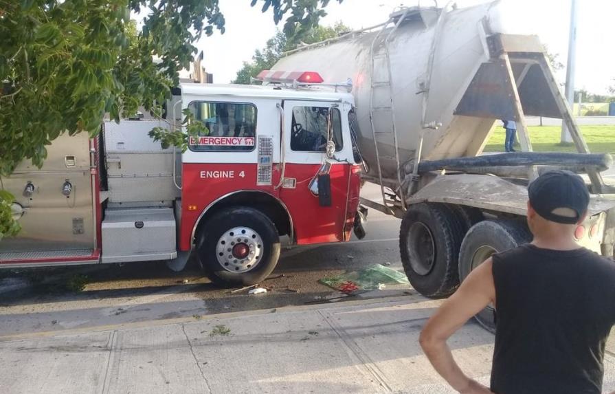 Muere bombero y otros tres resultan heridos en accidente en Punta Cana