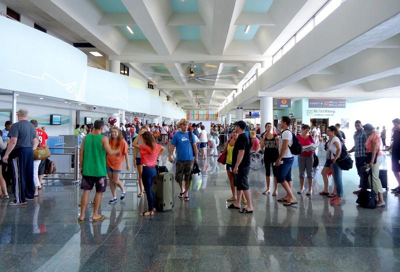 CESAC incauta 16 armas de fuego a viajeros en diferentes aeropuertos del país 