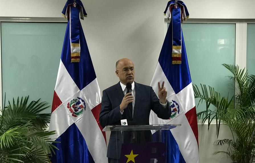 Domínguez Brito propone   el cierre de tres consulados dominicanos en Haití