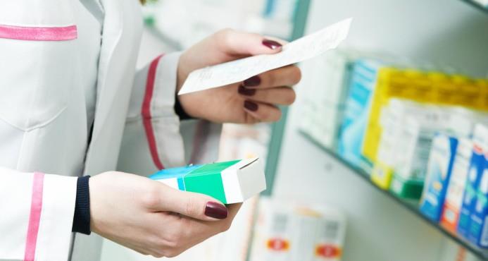 Dueños de farmacias vuelven y denuncian supuesta “complicidad de Sisalril con ARS”
