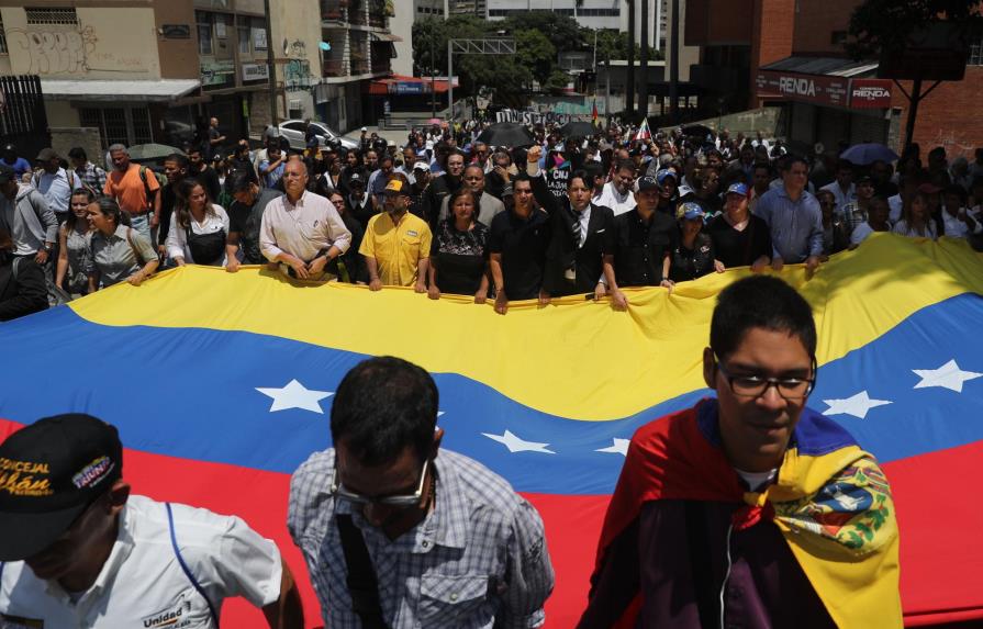 Opositores venezolanos despiden al concejal que consideran un “mártir”