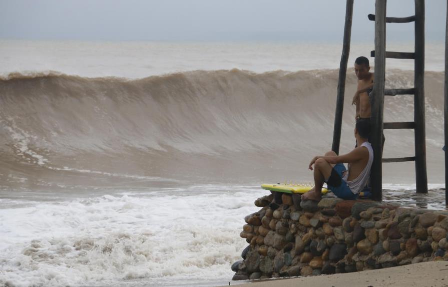 Ojo de huracán Willa llegó a México, miles de evacuados se resguardan en refugios