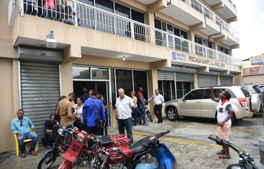 Trasladan a Fiscalía de Santo Domingo Oeste a implicados en asesinato de abogado