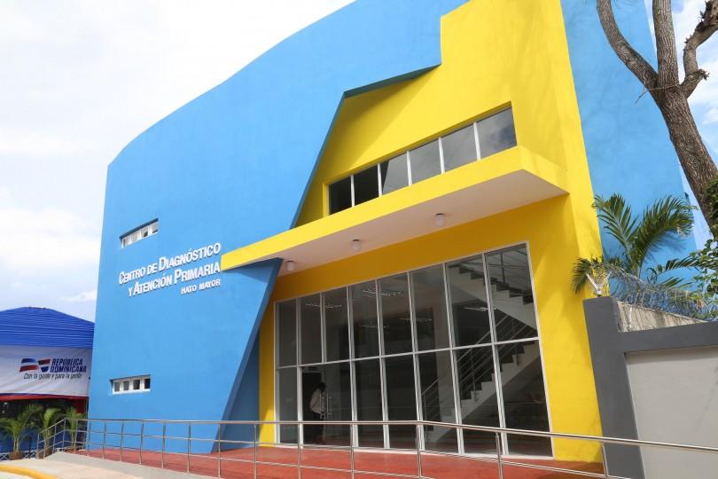 Presidente Medina inaugura centro de salud en Hato Mayor
