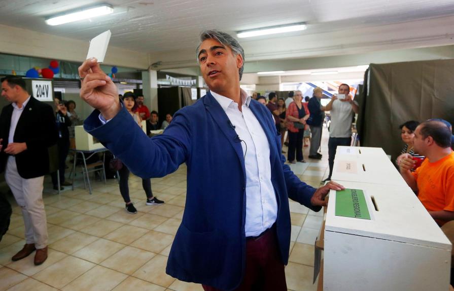 Los chilenos comienzan a votar sin incidentes en las elecciones generales