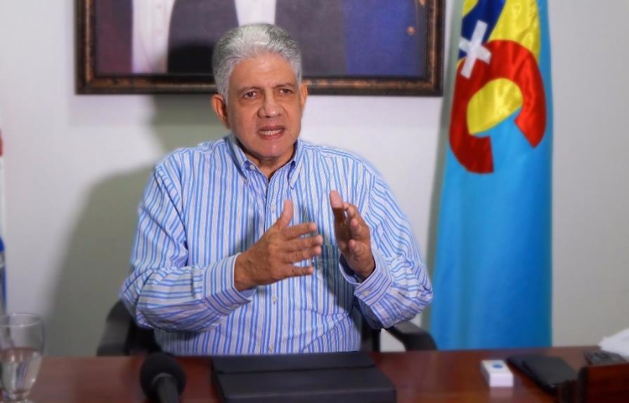 Eduardo Estrella pide al Gobierno revisar peaje  de la carretera Samaná