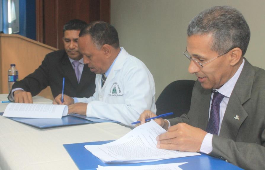 Hospital de Herrera y ARS SEMMA firman acuerdo