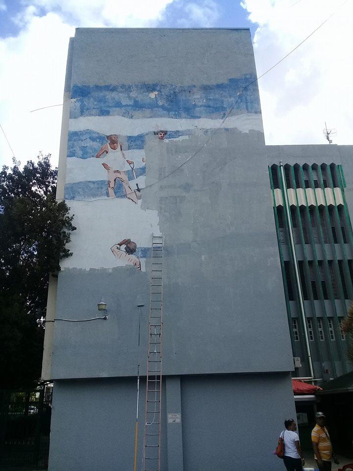 Elsa Núñez lamenta UTESA borre mural realizado por Ángel Haché