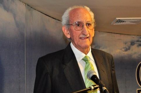  Manuel Salvador Gautier gana el Premio Nacional de Literatura 2018