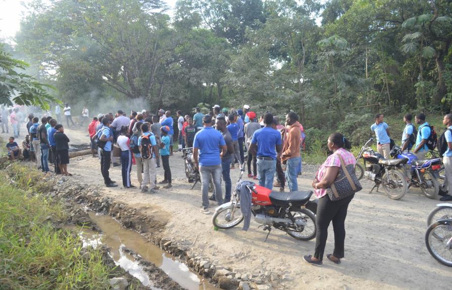 Protestan en Sierra Prieta por reconstrucción de carretera 