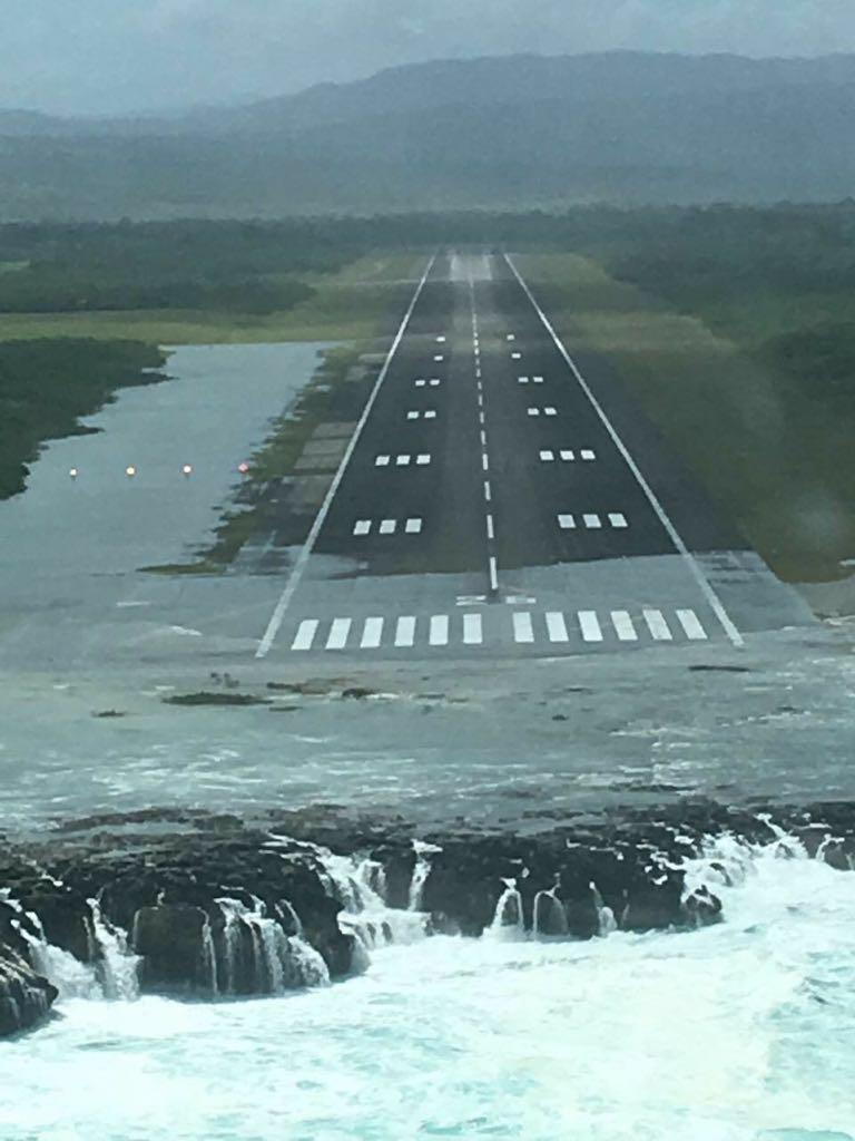 Cierran aeropuerto de Puerto Plata por fuerte oleaje en el Atlántico