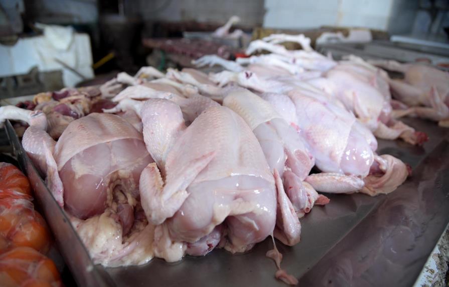 Piden intervención de autoridades ante escasez y aumento en precio del pollo 