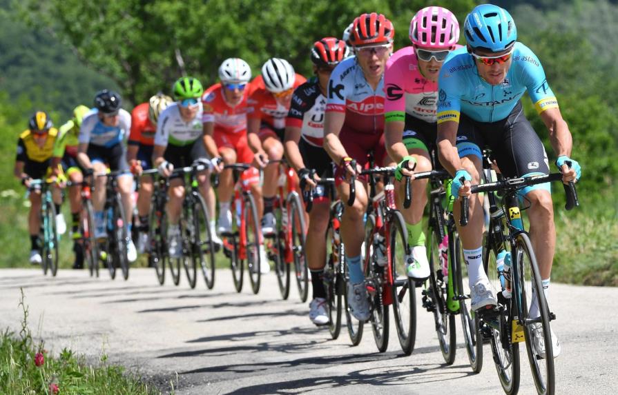 Carapaz ya es quinto y Valls se retira en el Giro de Italia 