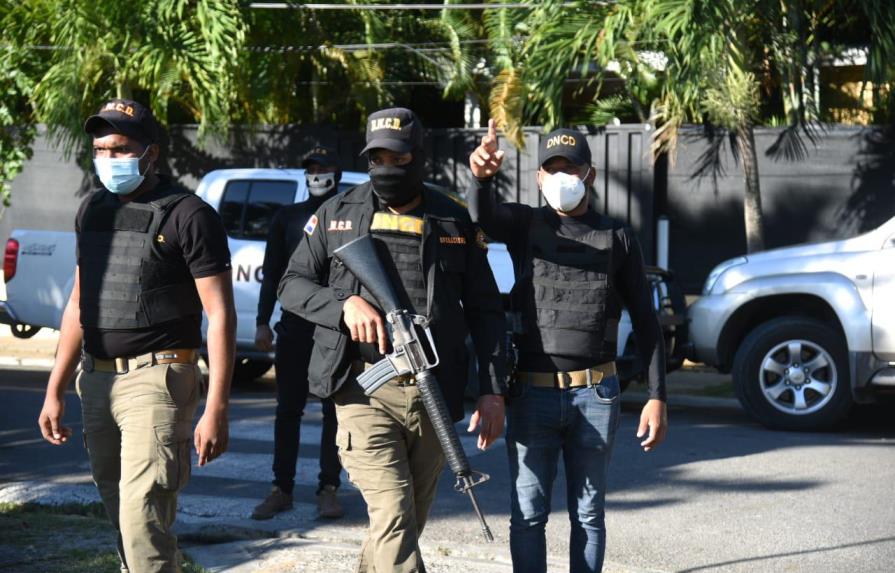 Ocupan armas largas y pistolas en comando político de Abel Martínez