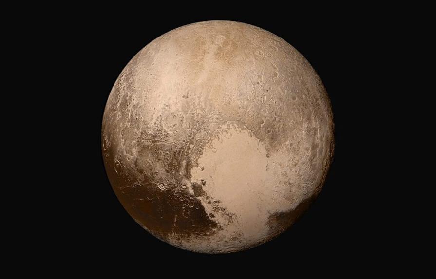 La NASA divulga nuevas imágenes de Plutón, cubierto de niebla y hielo