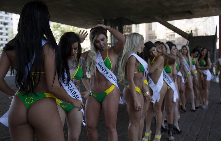 Las aspirantes al mejor trasero brasileño se toman las calles de Sao Paulo