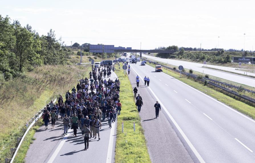 Servicio de tren Dinamarca-Alemania cesa debido a migrantes 