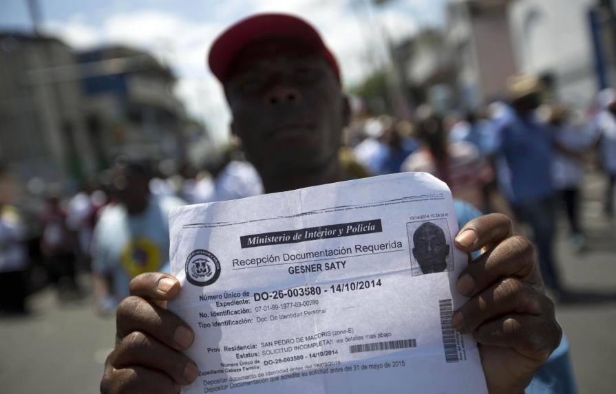 Sólo la mitad de los haitianos en República Dominicana cumplió requisitos para residencia 