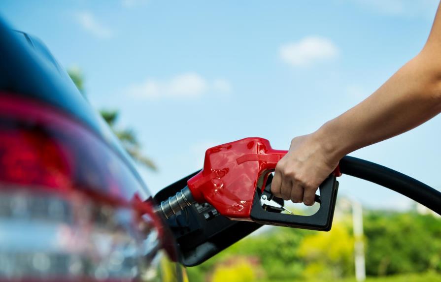 En Estados Unidos la gasolina cuesta la mitad que en República Dominicana