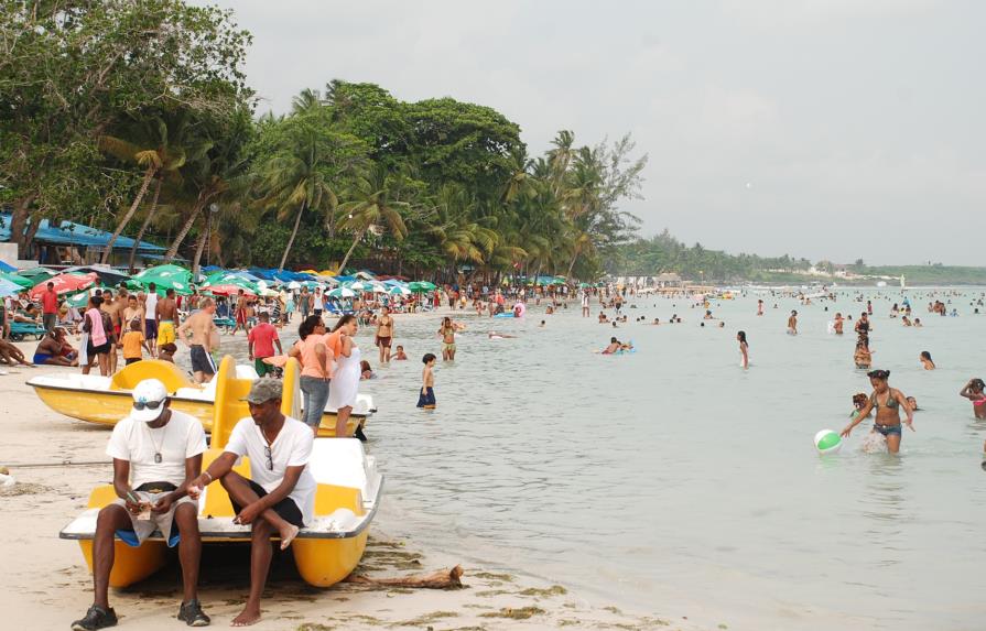 Estudio de Anamar reitera playa   de Boca Chica es “depósito cloacal”  
