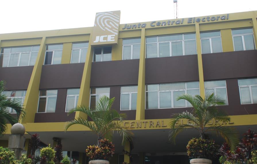 JCE aprueba candidaturas a presidente y vice propuestas por los partidos