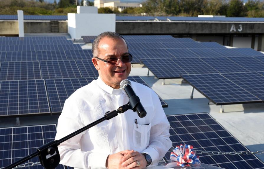La PUCMM inaugura una planta solar en el campus de Santiago