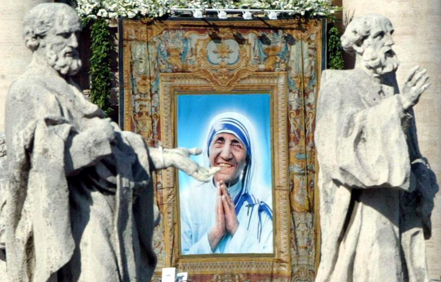 La madre Teresa de Calcuta será hoy proclamada santa 