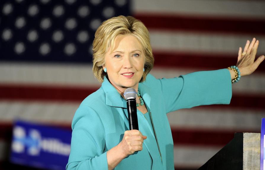 Clinton encabeza un nuevo sondeo tras su primer debate presidencial con Trump