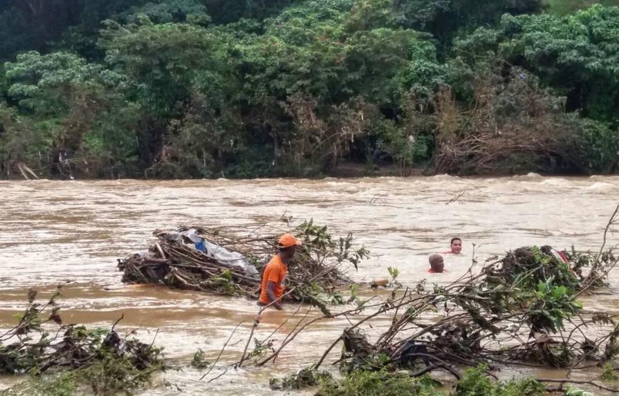 VÍDEOS: Situación desgarradora por las inundaciones en el Cibao