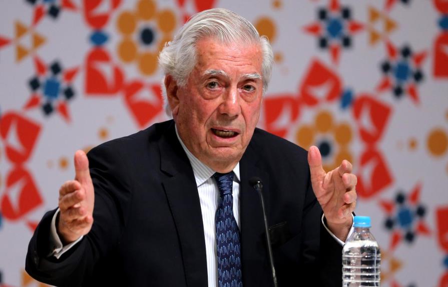 Vargas Llosa: Es muy difícil que el régimen cubano sobreviva a muerte de Fidel